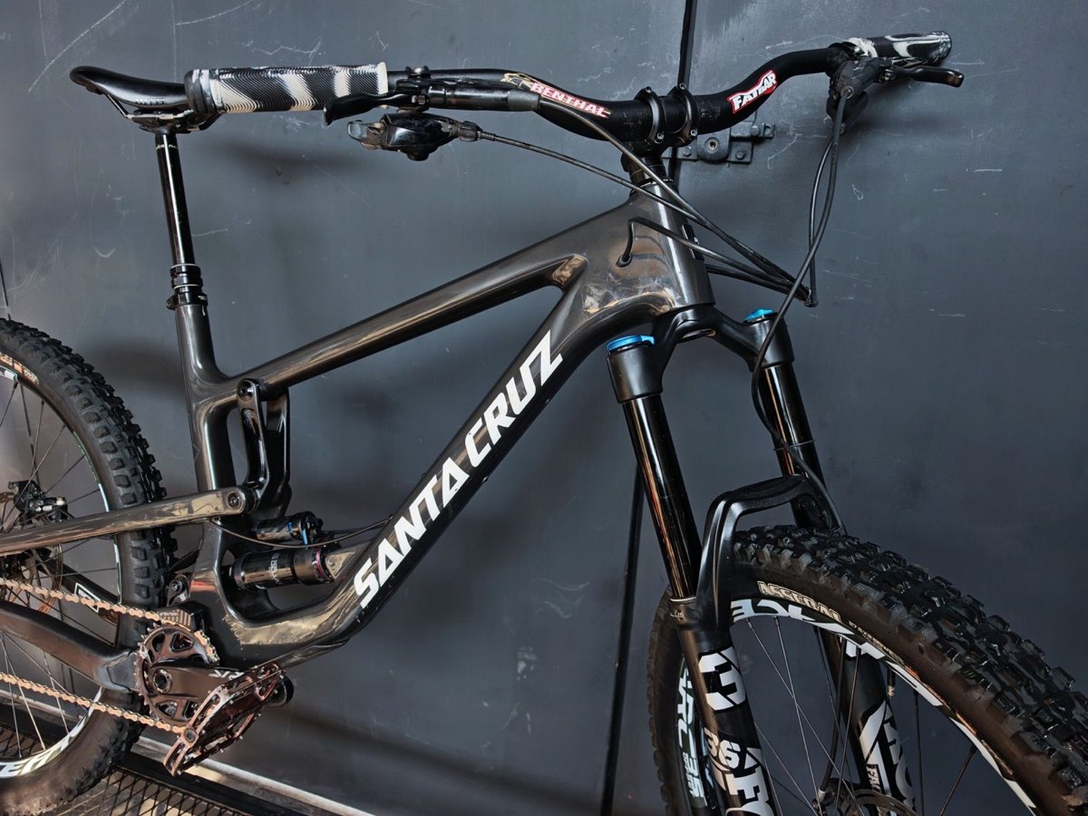 Santa Cruz Nomad Carbon, foto 6