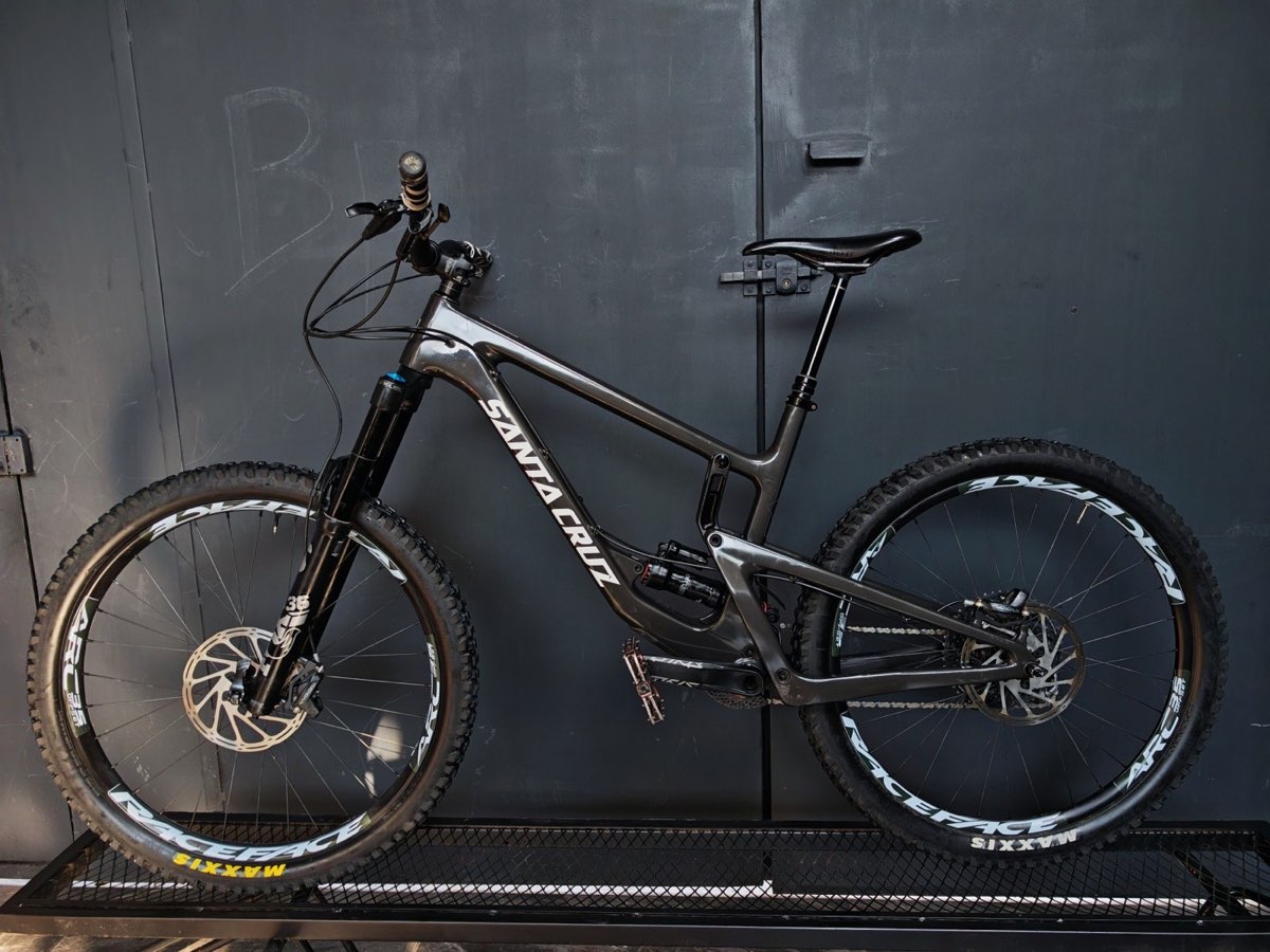 Santa Cruz Nomad Carbon, foto 7