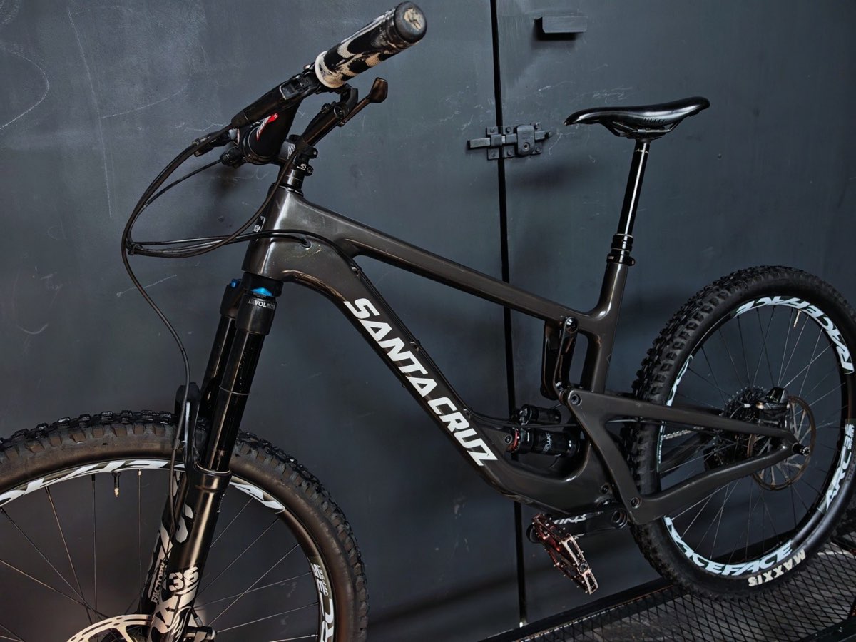 Santa Cruz Nomad Carbon, foto 8