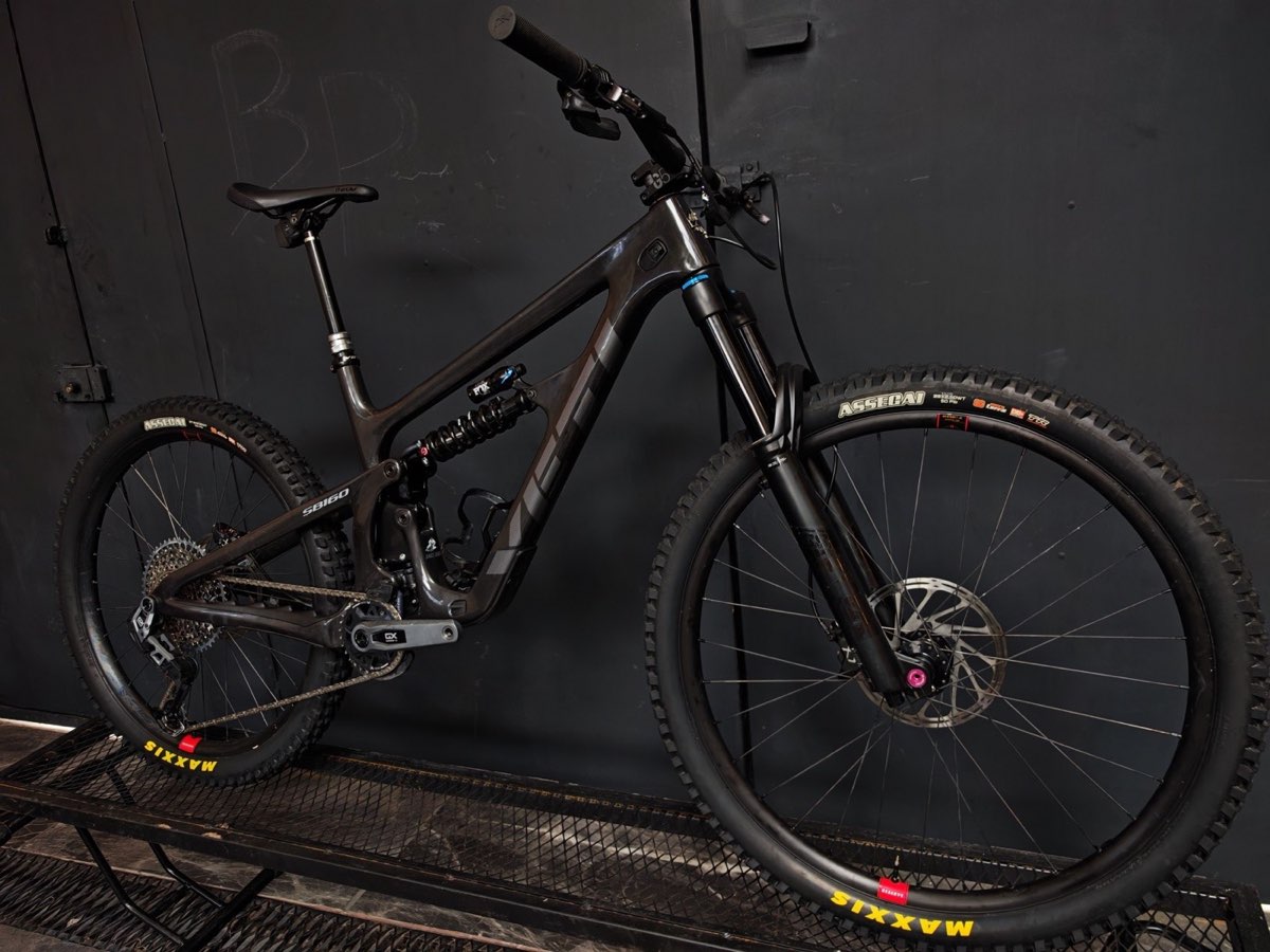 Yeti SB160 Carbon Black Edition, foto 2