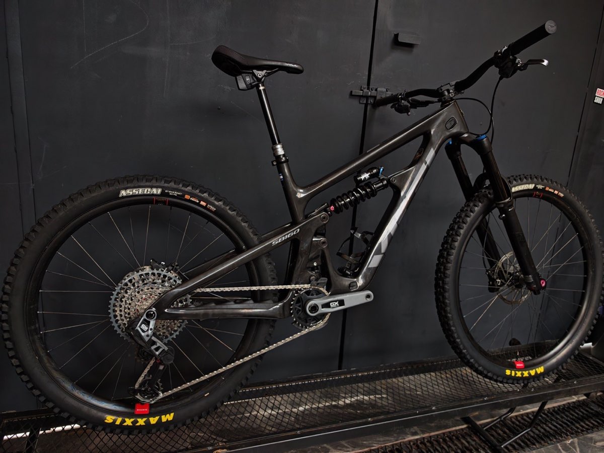 Yeti SB160 Carbon Black Edition, foto 3