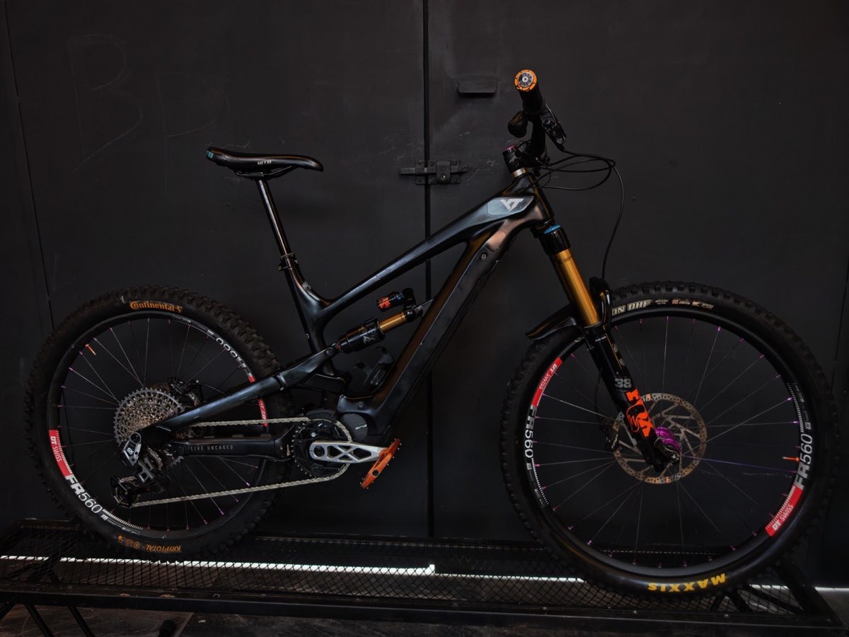 YT Decoy Core 4 Carbon, foto 1